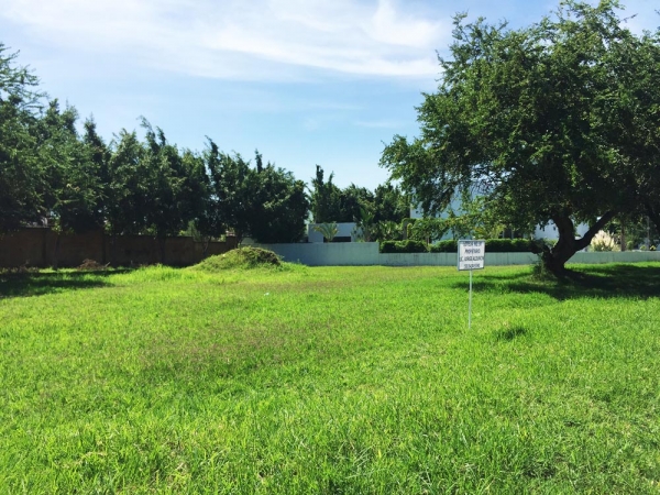 Terreno en Venta en Paraiso Country Club