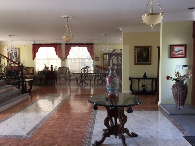 Casa en Venta en Villas del Meson