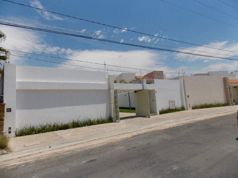 Casa en Renta en Villas del Meson