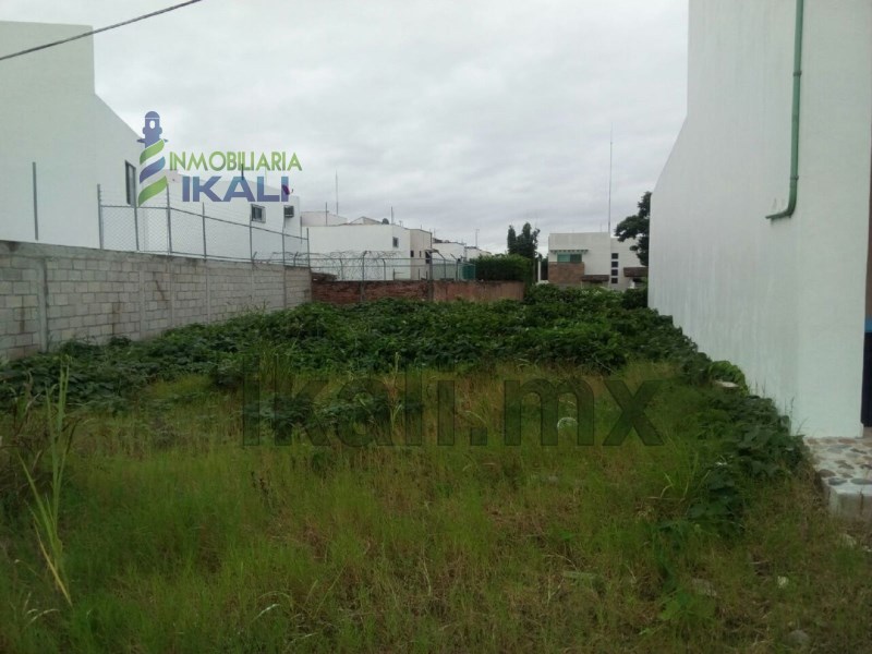 Terreno en Venta en Jardines de Tuxpan