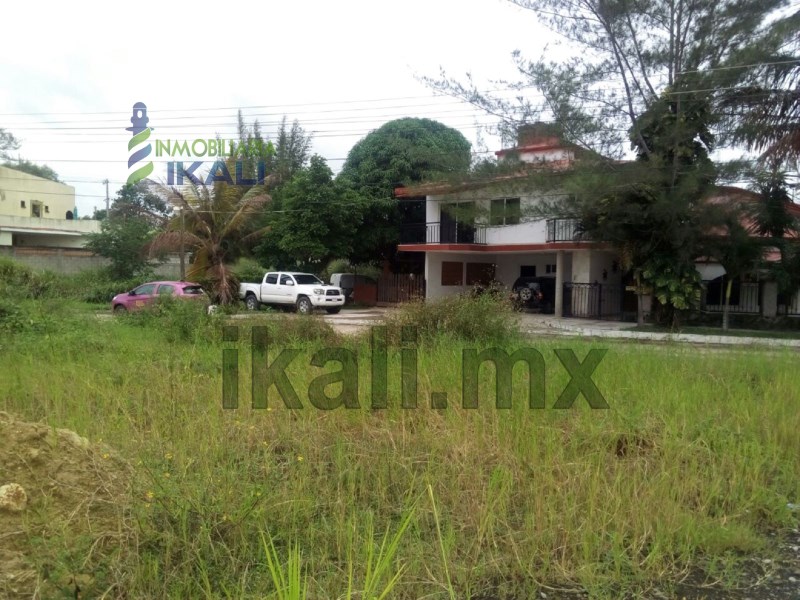 Terreno en Venta en Jardines de Tuxpan