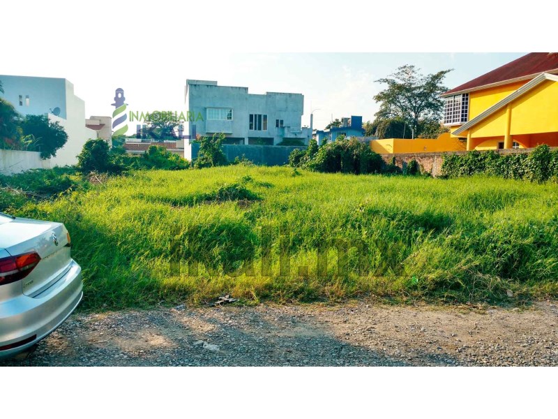 Terreno en Venta en Jardines de Tuxpan