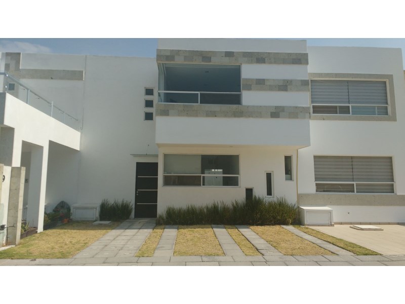 Casa en Renta en Lomas de Angelopolis