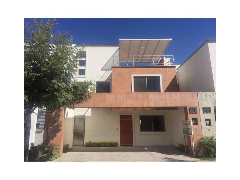 Casa en Venta en Lomas de Angelopolis