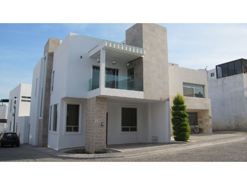 Casa en Renta en Lomas de Angelopolis