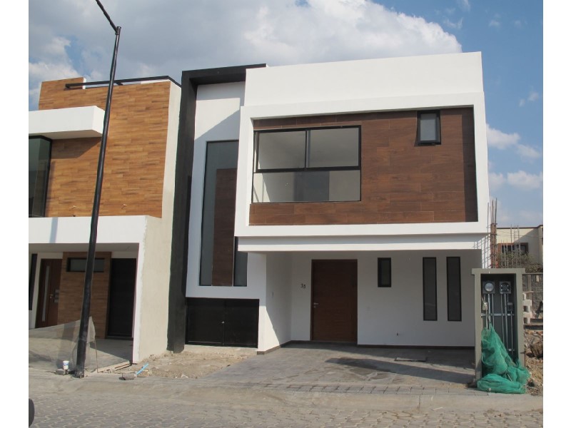 Casa en Venta en Momoxpan I