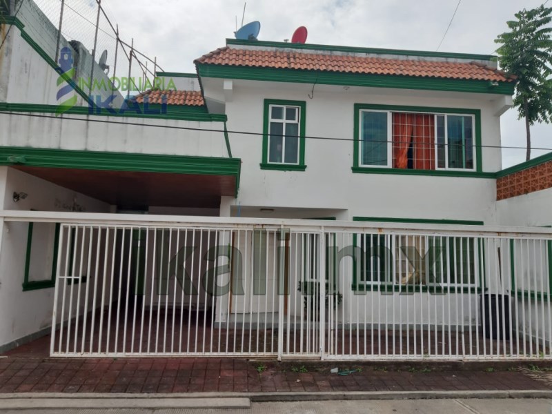 Casa en Renta en Los Laureles
