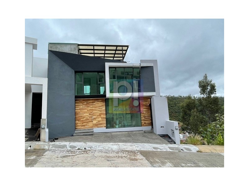 Ver más detalles de Casa en Venta en Tres Marias Casa en Venta en Tres Marias