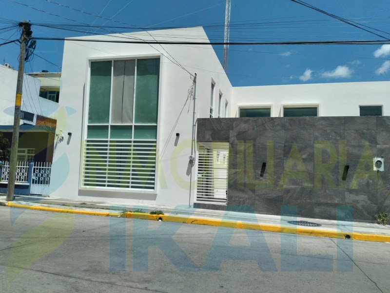 Oficinas/ en Renta en Cazones