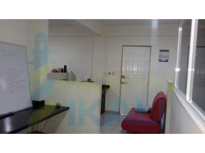 Oficinas/ en Renta en Cazones