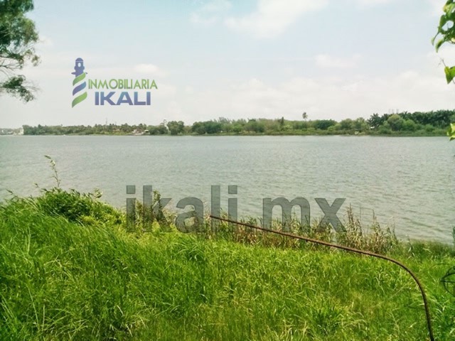 Terreno en Venta en Jardines de Tuxpan