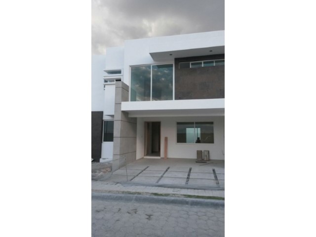 Casa en Renta en Lomas de Angelopolis
