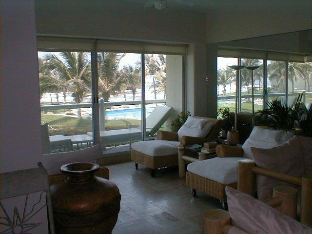 Condominio en temporary rental en Costera de las Palmas